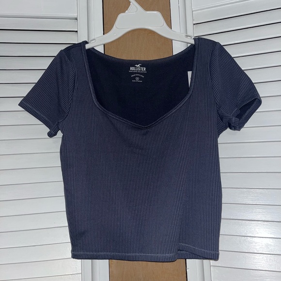 Hollister V-Neck Top - Picture 1 of 4